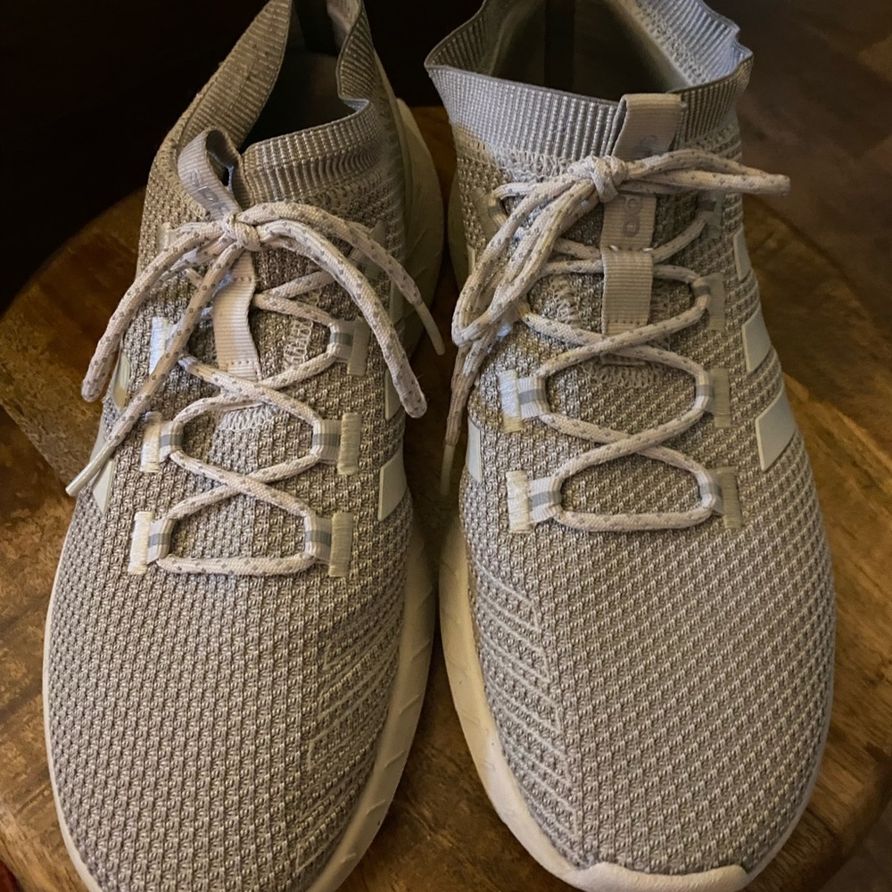 Adidas Questar Rise Cloudform shoes Sz 10